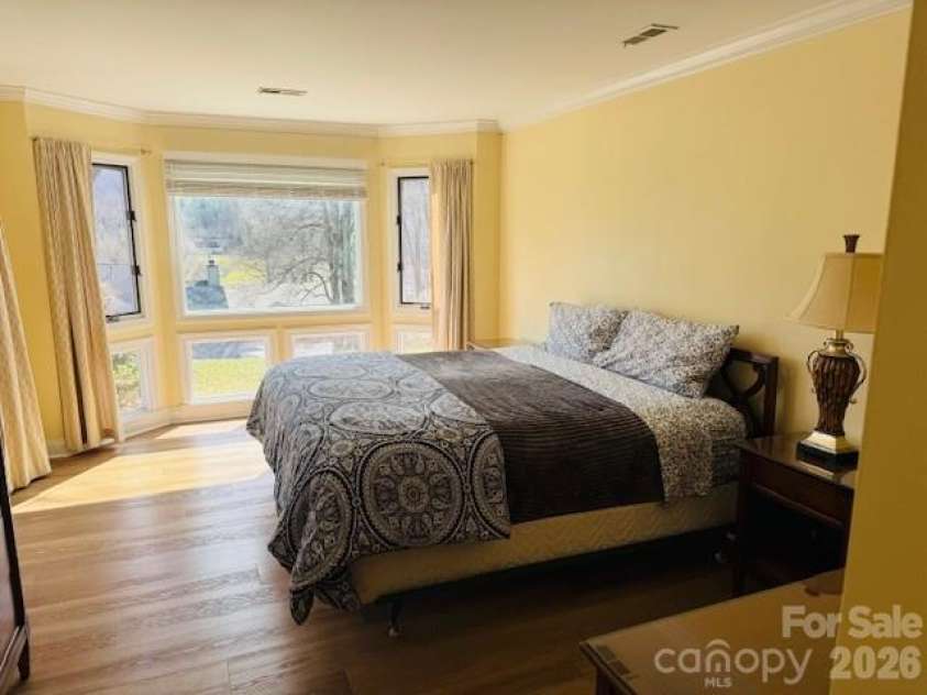 121 Burning Tree Lane, Flat Rock, NC 28731.  MLS# CAR4352106, YatesRealty ID 4576. 