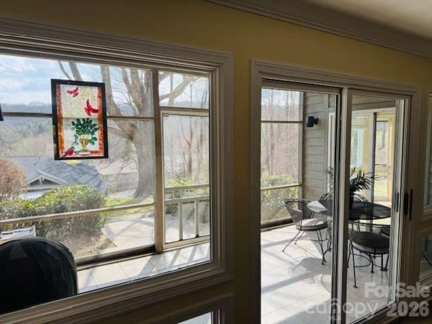 121 Burning Tree Lane, Flat Rock, NC 28731.  MLS# CAR4352106, YatesRealty ID 4576. 