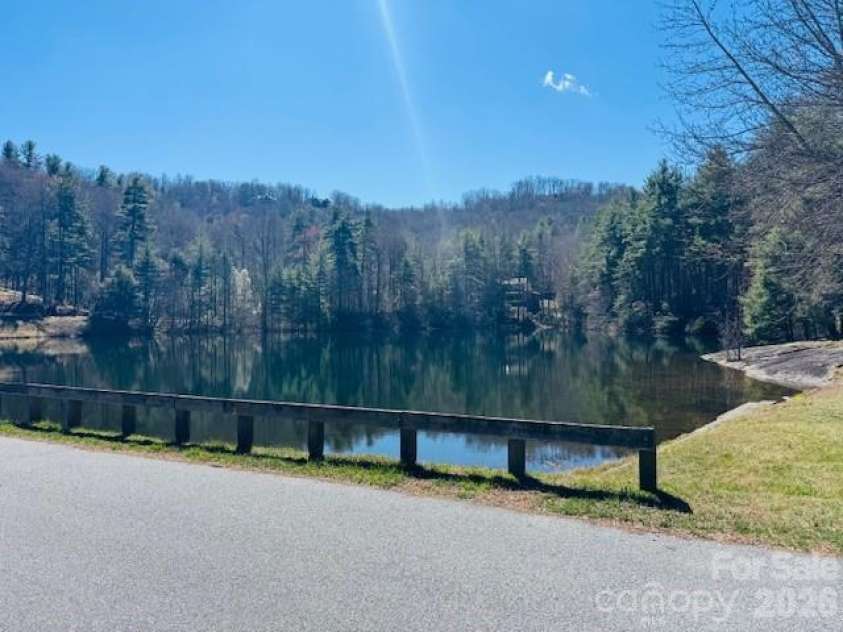 121 Burning Tree Lane, Flat Rock, NC 28731.  MLS# CAR4352106, YatesRealty ID 4576. 