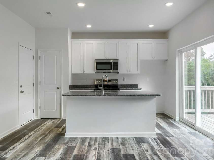 111 Carrisa Lane, Troutman, NC 28166.  MLS# CAR4416889, YatesRealty ID 45763. Kitchen