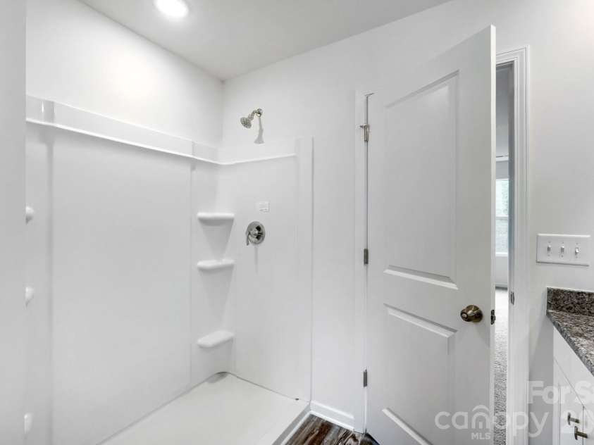 111 Carrisa Lane, Troutman, NC 28166.  MLS# CAR4416889, YatesRealty ID 45763. Primary Bath