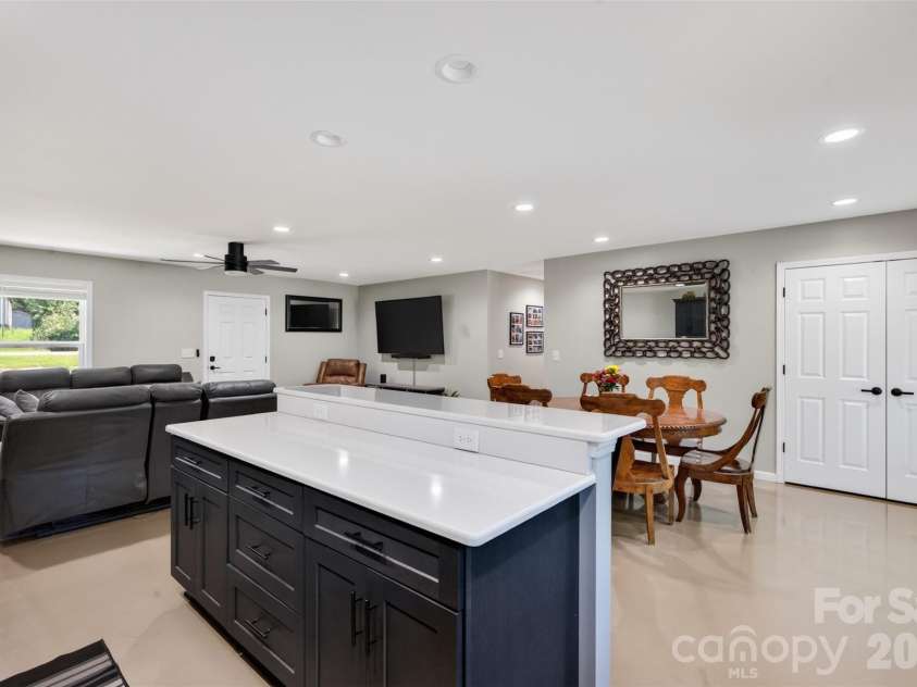 4807 Stratford Lane, Denver, NC 28037.  MLS# CAR4416446, YatesRealty ID 45764. 