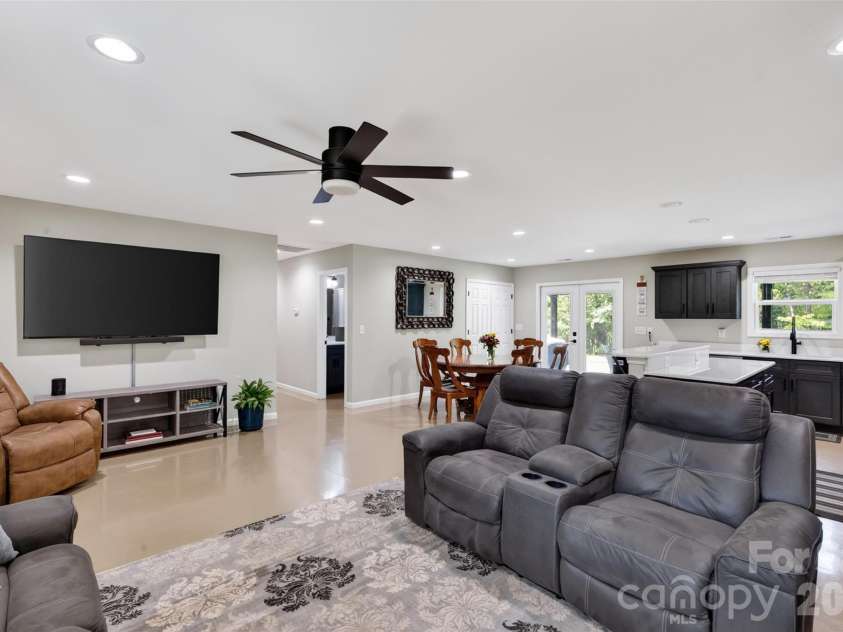 4807 Stratford Lane, Denver, NC 28037.  MLS# CAR4416446, YatesRealty ID 45764. 