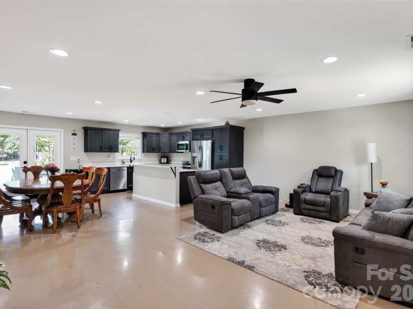 4807 Stratford Lane, Denver, NC 28037.  MLS# CAR4416446, YatesRealty ID 45764. 