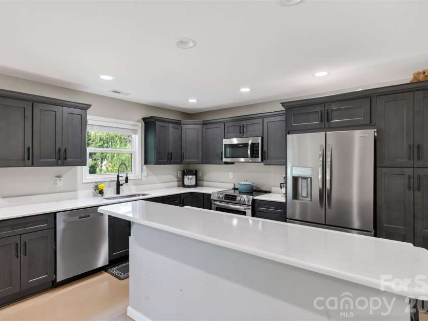 4807 Stratford Lane, Denver, NC 28037.  MLS# CAR4416446, YatesRealty ID 45764. 