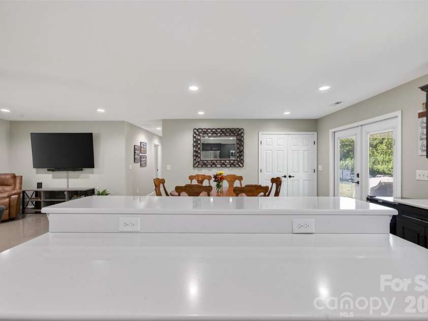 4807 Stratford Lane, Denver, NC 28037.  MLS# CAR4416446, YatesRealty ID 45764. 