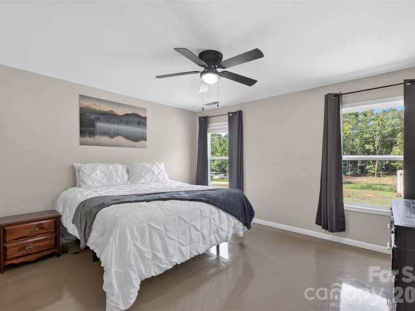 4807 Stratford Lane, Denver, NC 28037.  MLS# CAR4416446, YatesRealty ID 45764. 