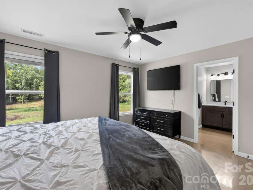 4807 Stratford Lane, Denver, NC 28037.  MLS# CAR4416446, YatesRealty ID 45764. 