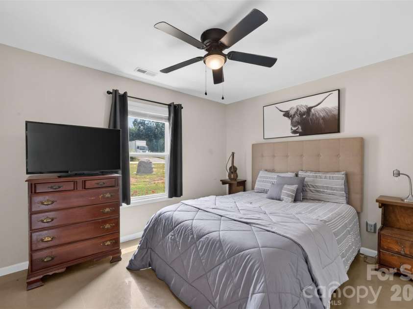 4807 Stratford Lane, Denver, NC 28037.  MLS# CAR4416446, YatesRealty ID 45764. 