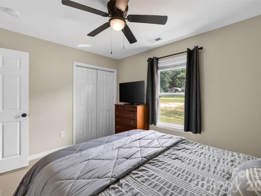 4807 Stratford Lane, Denver, NC 28037.  MLS# CAR4416446, YatesRealty ID 45764. 
