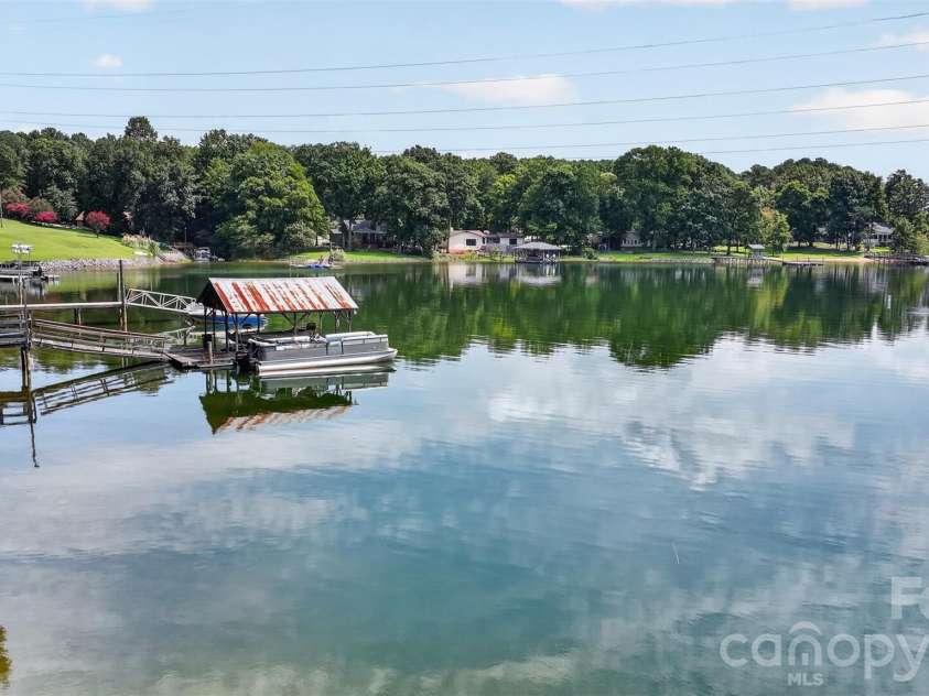 4807 Stratford Lane, Denver, NC 28037.  MLS# CAR4416446, YatesRealty ID 45764. 