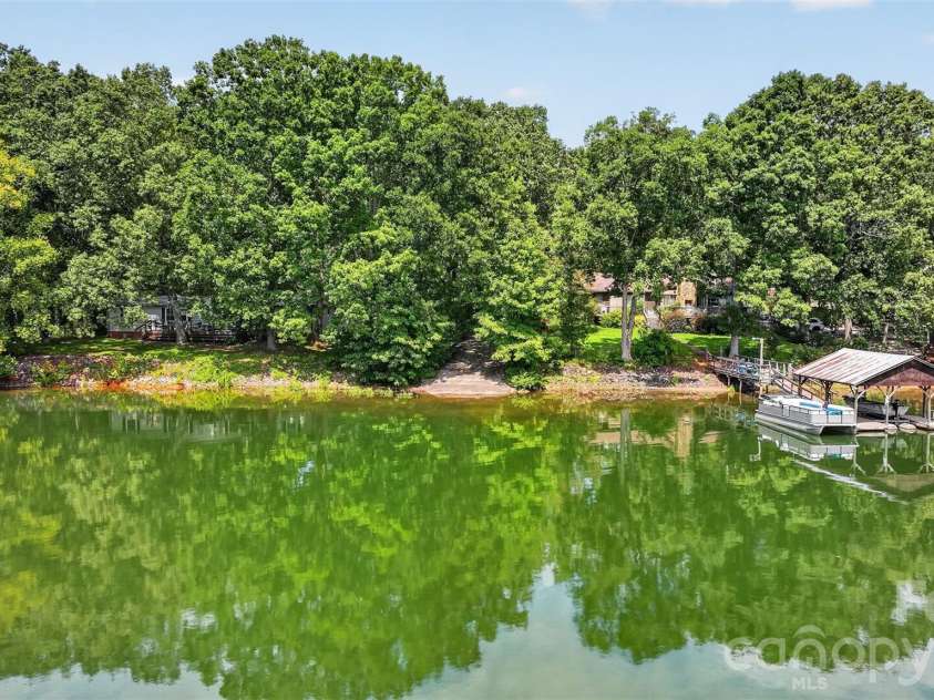 4807 Stratford Lane, Denver, NC 28037.  MLS# CAR4416446, YatesRealty ID 45764. 
