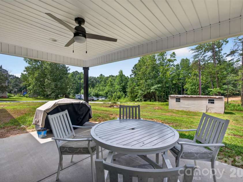 4807 Stratford Lane, Denver, NC 28037.  MLS# CAR4416446, YatesRealty ID 45764. 