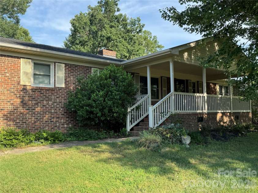804 Lauras Lane, Albemarle, NC 28001.  MLS# CAR4416908, YatesRealty ID 45768. 