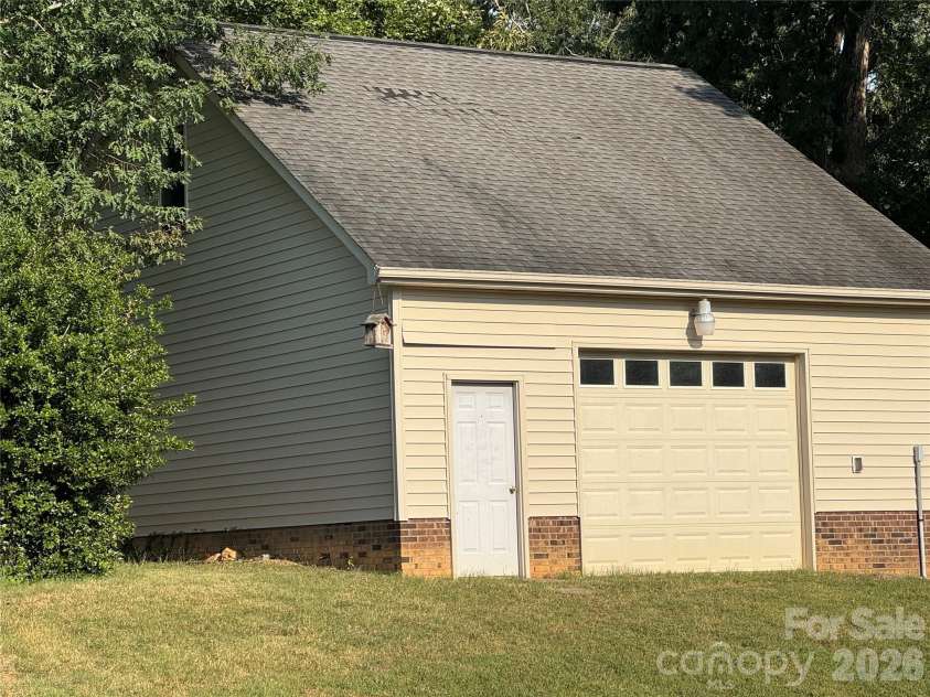 804 Lauras Lane, Albemarle, NC 28001.  MLS# CAR4416908, YatesRealty ID 45768. 