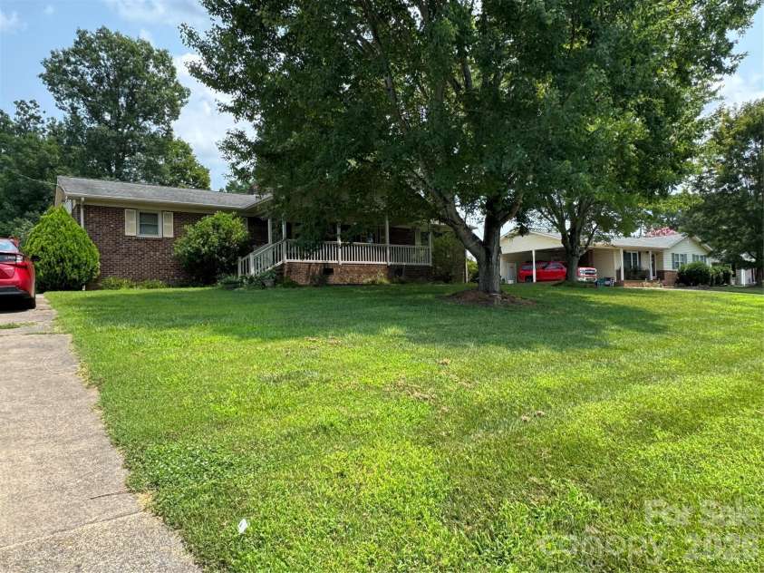 804 Lauras Lane, Albemarle, NC 28001.  MLS# CAR4416908, YatesRealty ID 45768. 