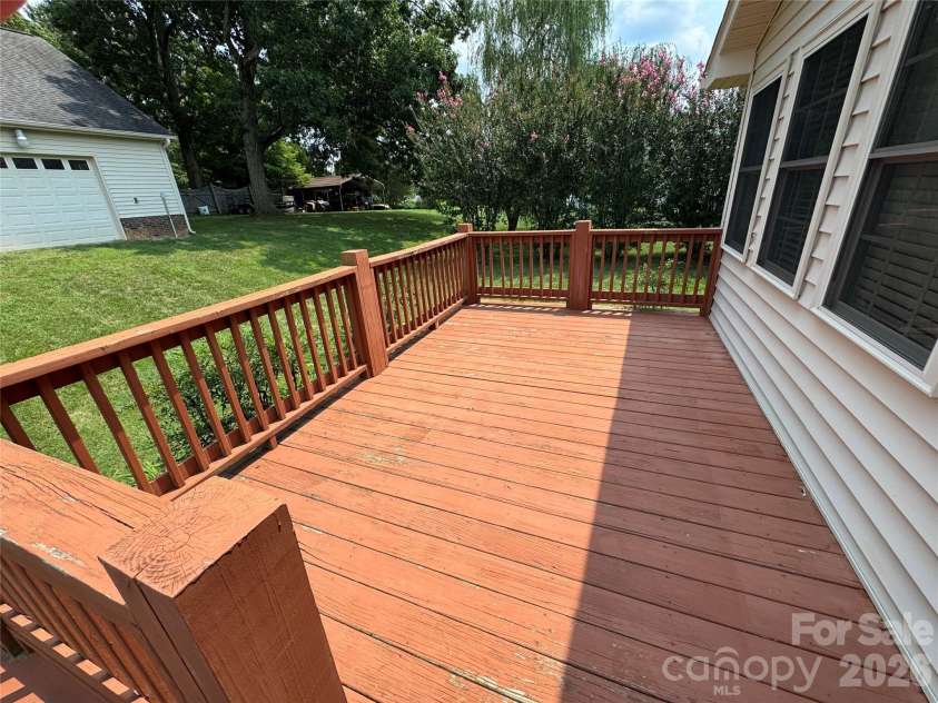 804 Lauras Lane, Albemarle, NC 28001.  MLS# CAR4416908, YatesRealty ID 45768. 