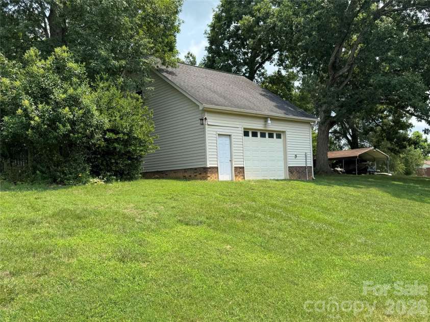 804 Lauras Lane, Albemarle, NC 28001.  MLS# CAR4416908, YatesRealty ID 45768. 