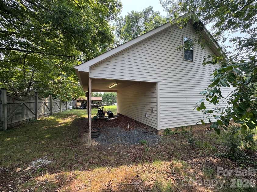 804 Lauras Lane, Albemarle, NC 28001.  MLS# CAR4416908, YatesRealty ID 45768. 