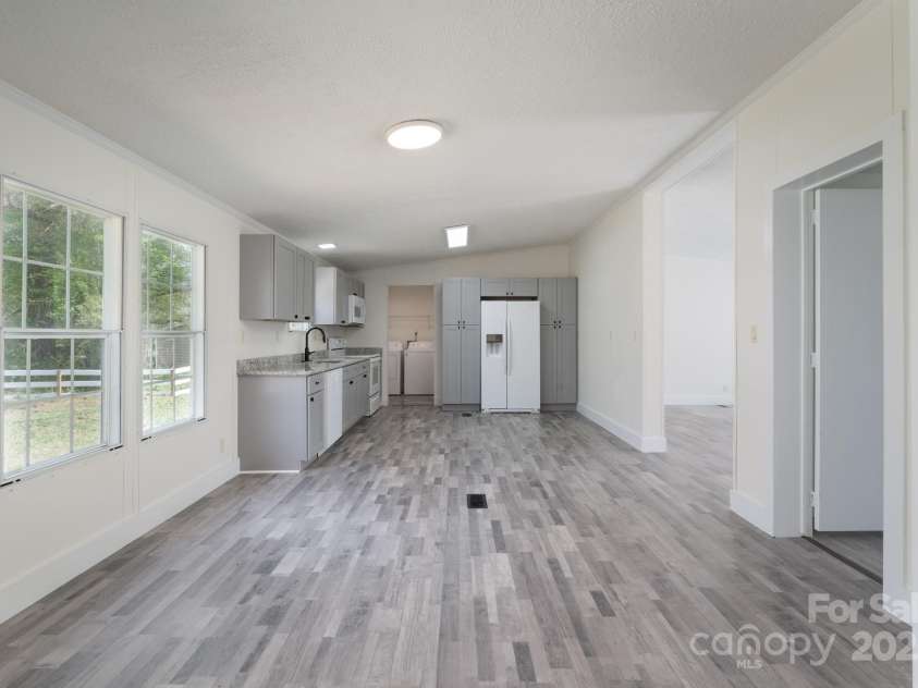 574 Pamela Road, York, SC 29745.  MLS# CAR4240157, YatesRealty ID 4577. Dining and Kitchen