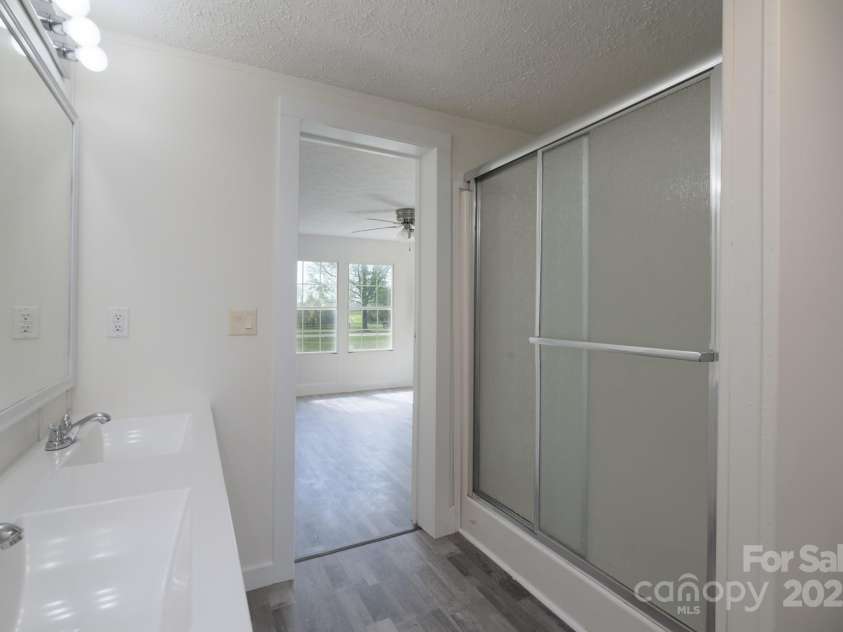 574 Pamela Road, York, SC 29745.  MLS# CAR4240157, YatesRealty ID 4577. Main bath #1