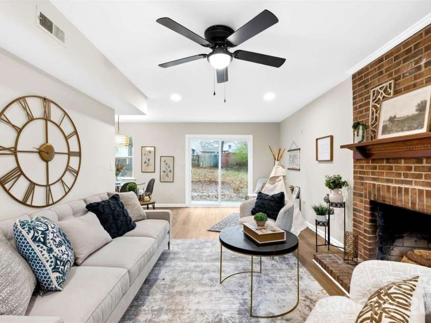 8201 Meadowdale Lane, Charlotte, NC 28227.  MLS# CAR4345620, YatesRealty ID 4577. 