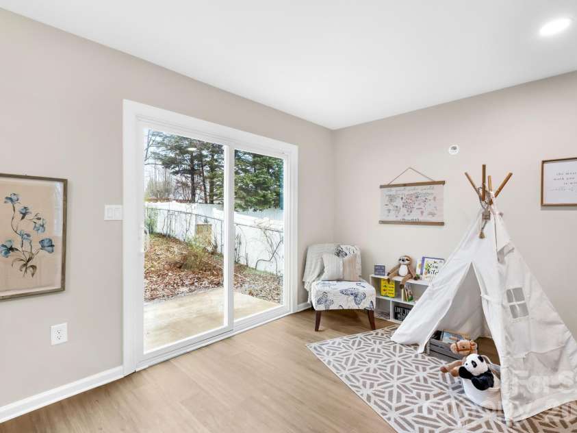 8201 Meadowdale Lane, Charlotte, NC 28227.  MLS# CAR4345620, YatesRealty ID 4577. 