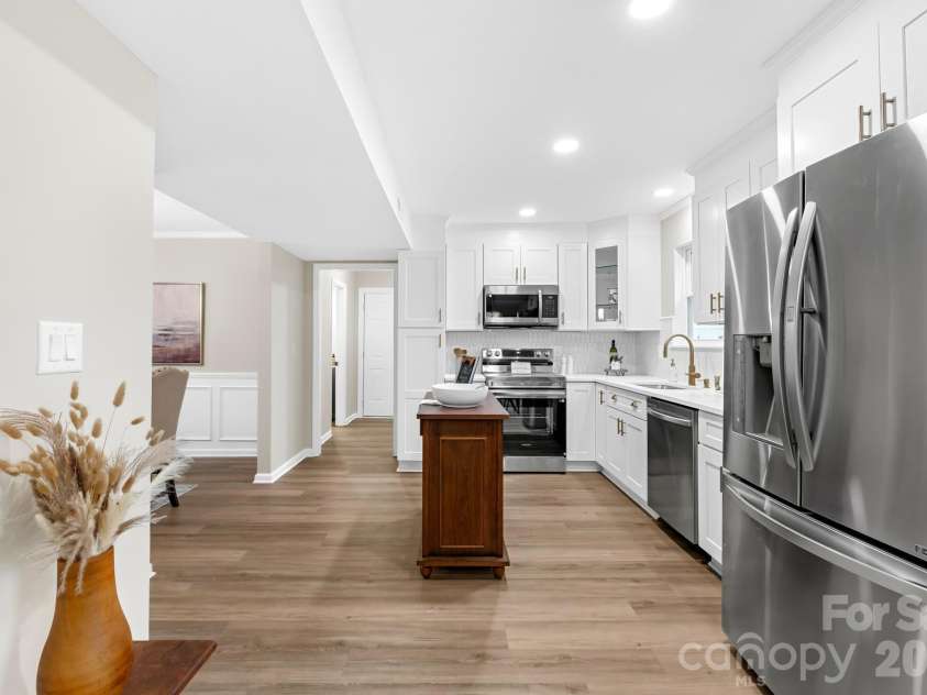 8201 Meadowdale Lane, Charlotte, NC 28227.  MLS# CAR4345620, YatesRealty ID 4577. 