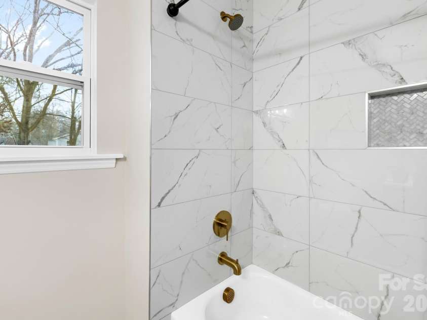 8201 Meadowdale Lane, Charlotte, NC 28227.  MLS# CAR4345620, YatesRealty ID 4577. 