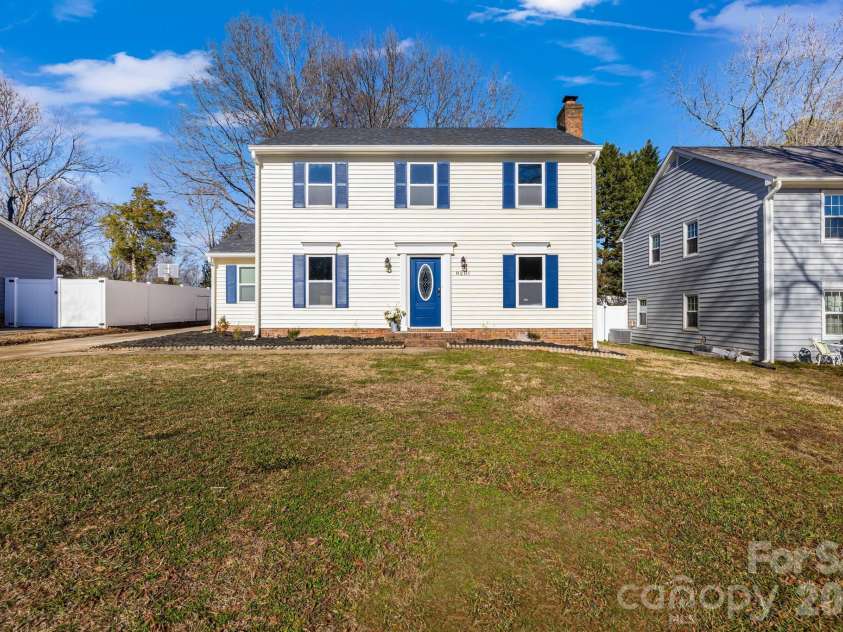 8201 Meadowdale Lane, Charlotte, NC 28227.  MLS# CAR4345620, YatesRealty ID 4577. 