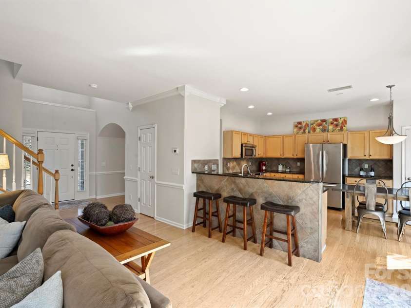 9528 Autumn Applause Drive, Charlotte, NC 28277.  MLS# CAR4340499, YatesRealty ID 4577. 