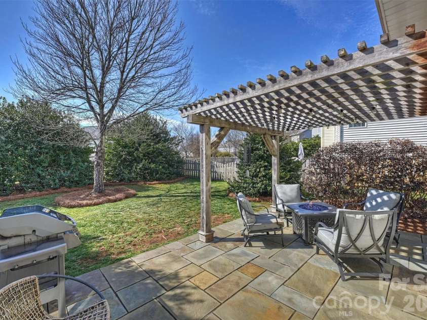 9528 Autumn Applause Drive, Charlotte, NC 28277.  MLS# CAR4340499, YatesRealty ID 4577. 