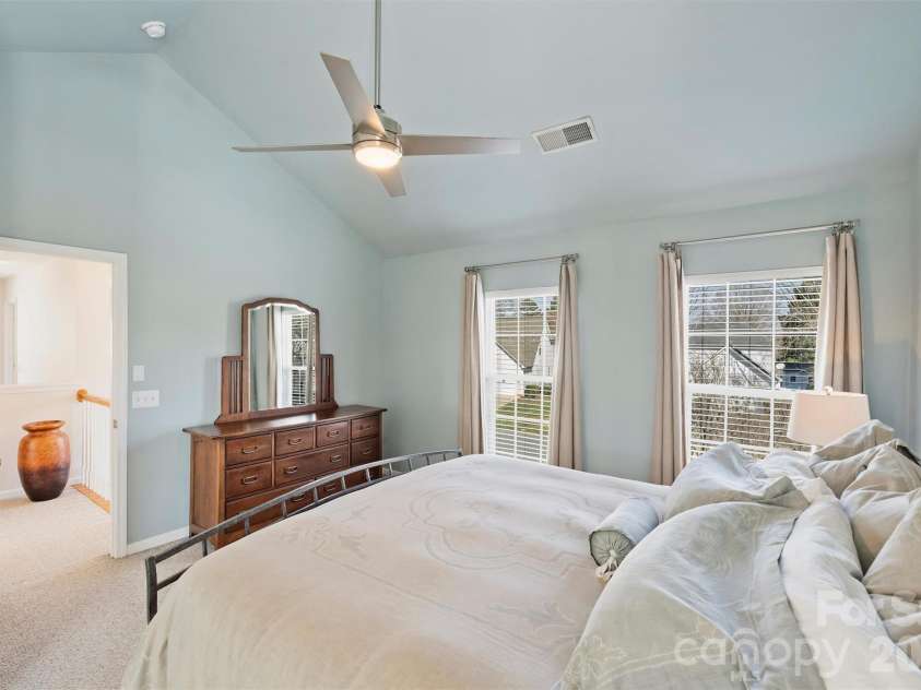 9528 Autumn Applause Drive, Charlotte, NC 28277.  MLS# CAR4340499, YatesRealty ID 4577. Primary bedroom