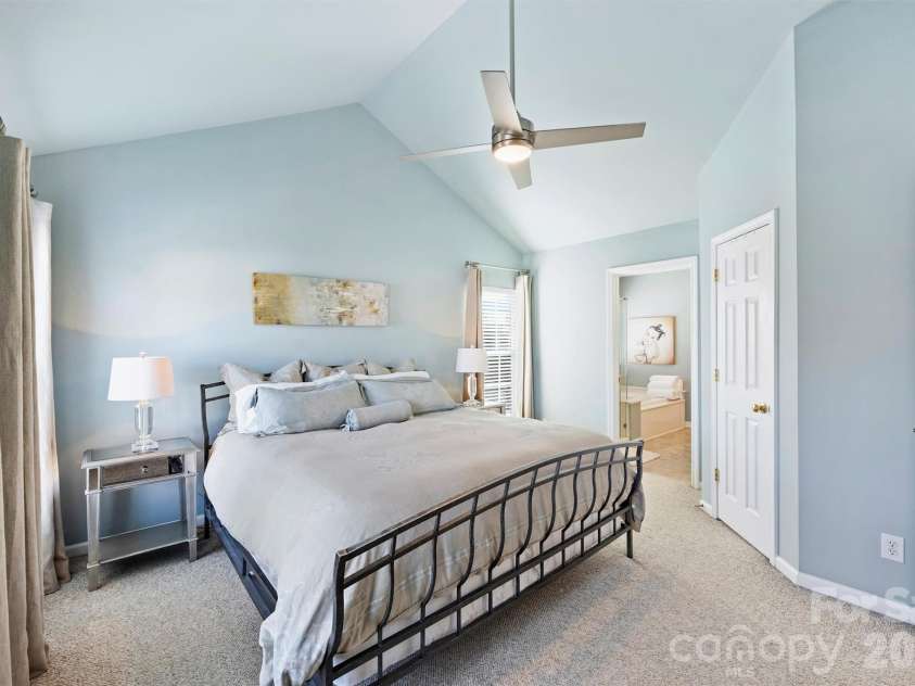 9528 Autumn Applause Drive, Charlotte, NC 28277.  MLS# CAR4340499, YatesRealty ID 4577. Primary bedroom with vaulted ceiling
