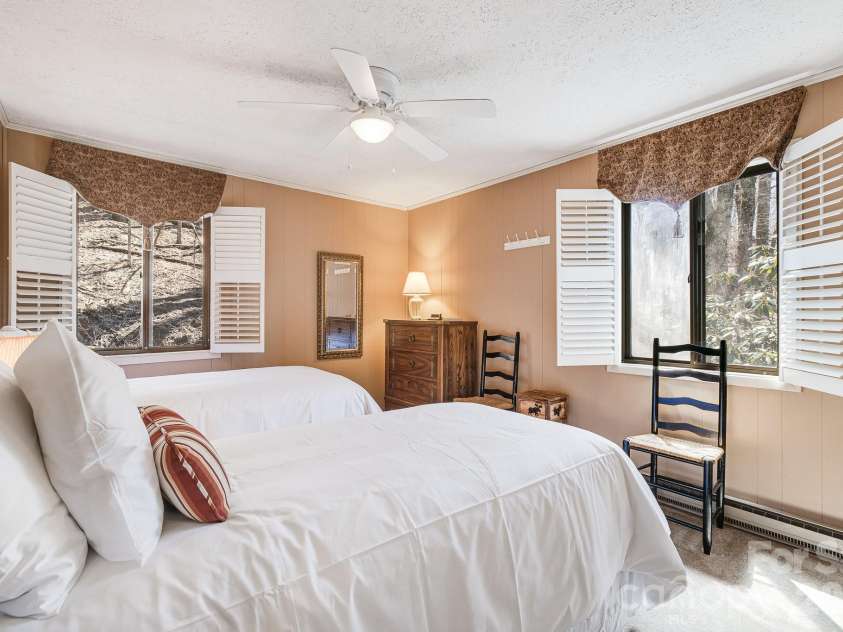 170 Lucas Lane, Mars Hill, NC 28754.  MLS# CAR4416538, YatesRealty ID 45770. 