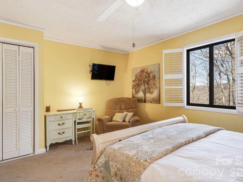 170 Lucas Lane, Mars Hill, NC 28754.  MLS# CAR4416538, YatesRealty ID 45770. 