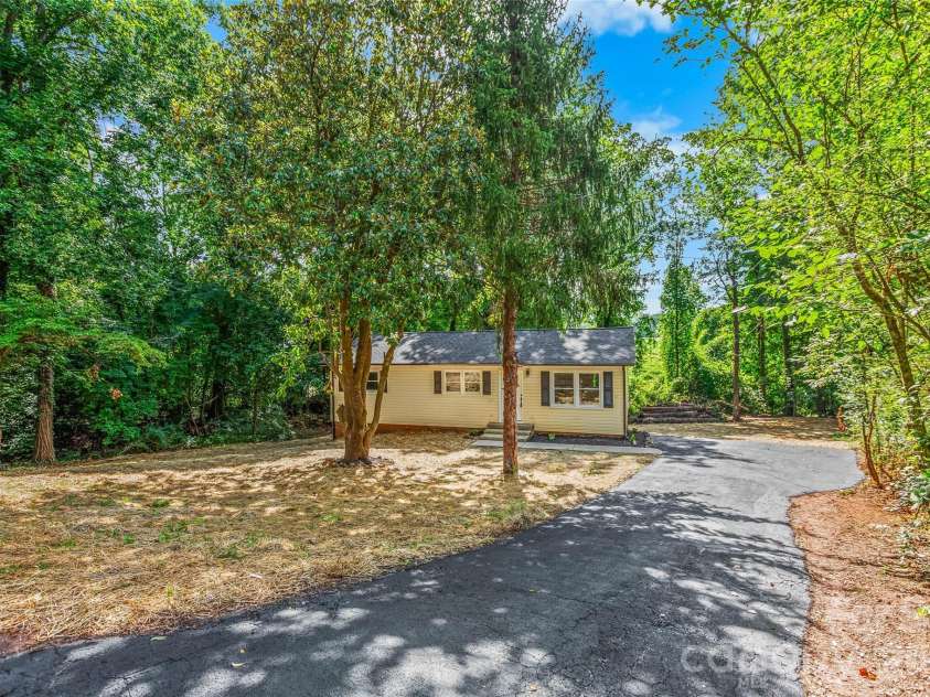 248 Harriet Lane, Statesville, NC 28625.  MLS# CAR4416596, YatesRealty ID 45772. 
