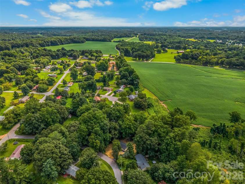 248 Harriet Lane, Statesville, NC 28625.  MLS# CAR4416596, YatesRealty ID 45772. 
