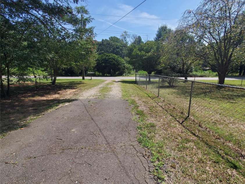 203 Dry Dock Loop, Mooresville, NC 28115.  MLS# CAR4416648, YatesRealty ID 45775. Driveway