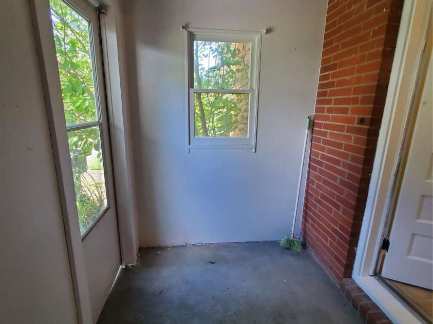 203 Dry Dock Loop, Mooresville, NC 28115.  MLS# CAR4416648, YatesRealty ID 45775. Mud room