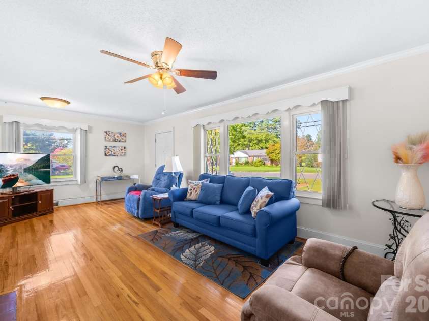 1000 Radio Road, Statesville, NC 28677.  MLS# CAR4408065, YatesRealty ID 45777. 