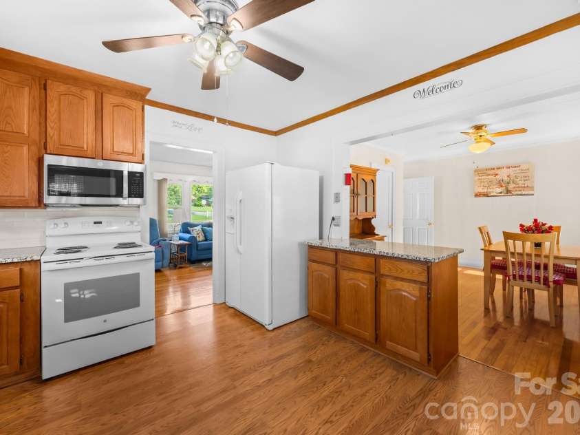 1000 Radio Road, Statesville, NC 28677.  MLS# CAR4408065, YatesRealty ID 45777. 