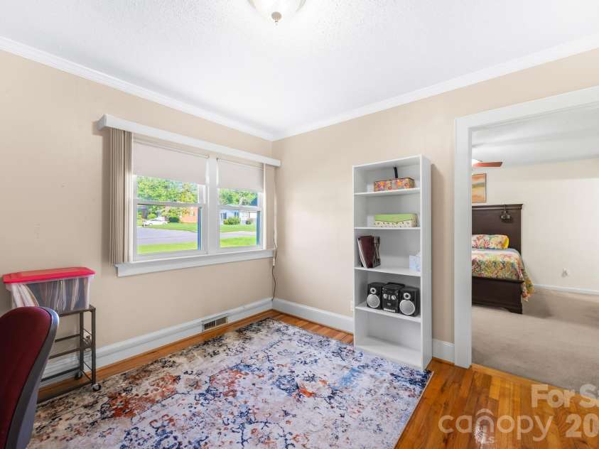 1000 Radio Road, Statesville, NC 28677.  MLS# CAR4408065, YatesRealty ID 45777. 