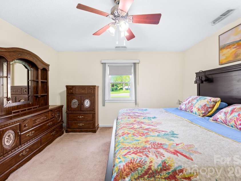 1000 Radio Road, Statesville, NC 28677.  MLS# CAR4408065, YatesRealty ID 45777. 
