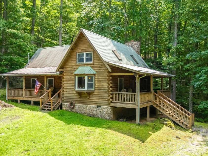 400 Amber Drive, Bakersville, NC 28075.  MLS# CAR4413405, YatesRealty ID 45778. 
