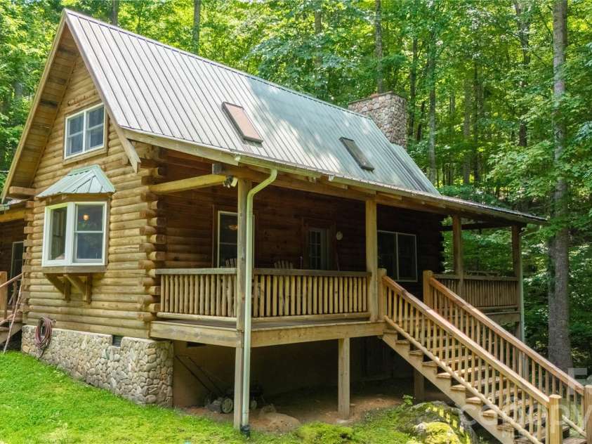 400 Amber Drive, Bakersville, NC 28075.  MLS# CAR4413405, YatesRealty ID 45778. 