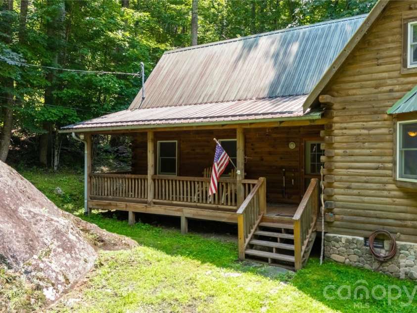 400 Amber Drive, Bakersville, NC 28075.  MLS# CAR4413405, YatesRealty ID 45778. 