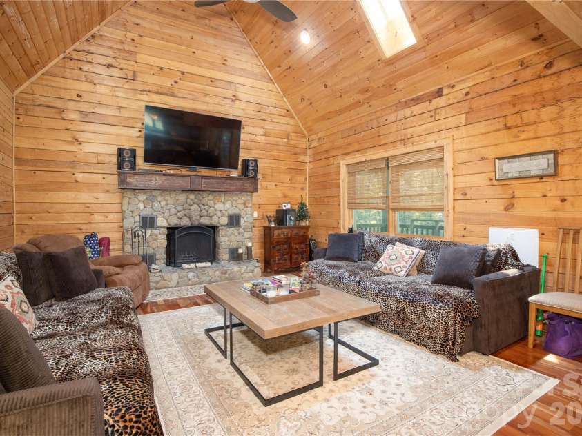 400 Amber Drive, Bakersville, NC 28075.  MLS# CAR4413405, YatesRealty ID 45778. 