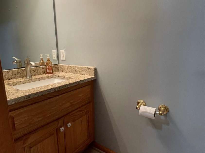 138 Walking Horse Run, Stanley, NC 28164.  MLS# CAR4345885, YatesRealty ID 4578. 1st floor half bath