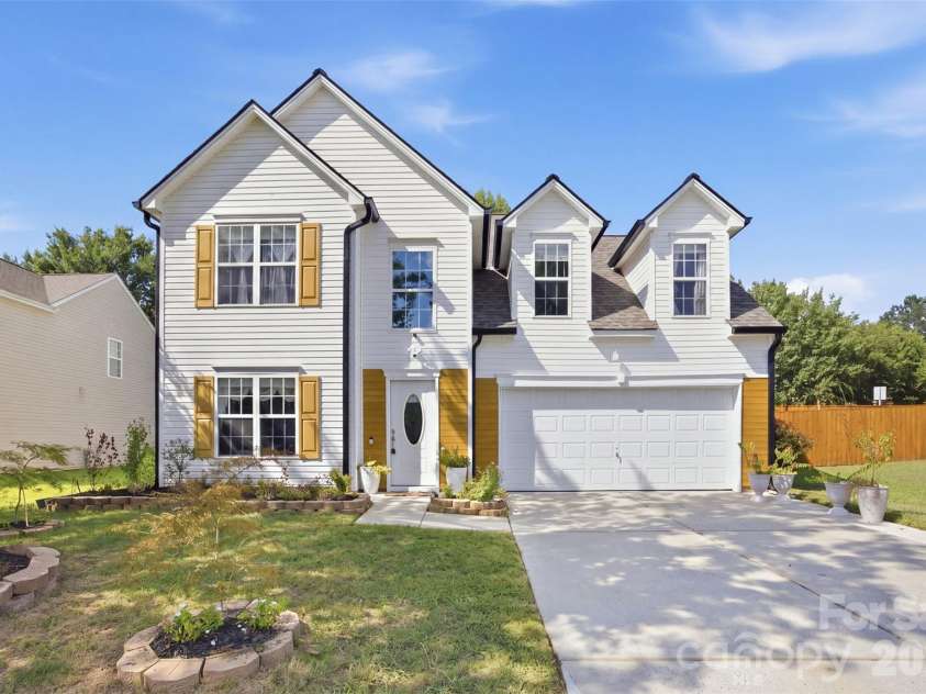 7204 Hidden Creek Drive, Charlotte, NC 28214.  MLS# CAR4416721, YatesRealty ID 45780. 